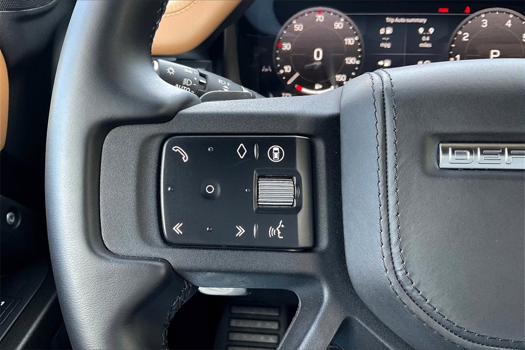 Used 2025 Land Rover Defender 110 V8 image 11