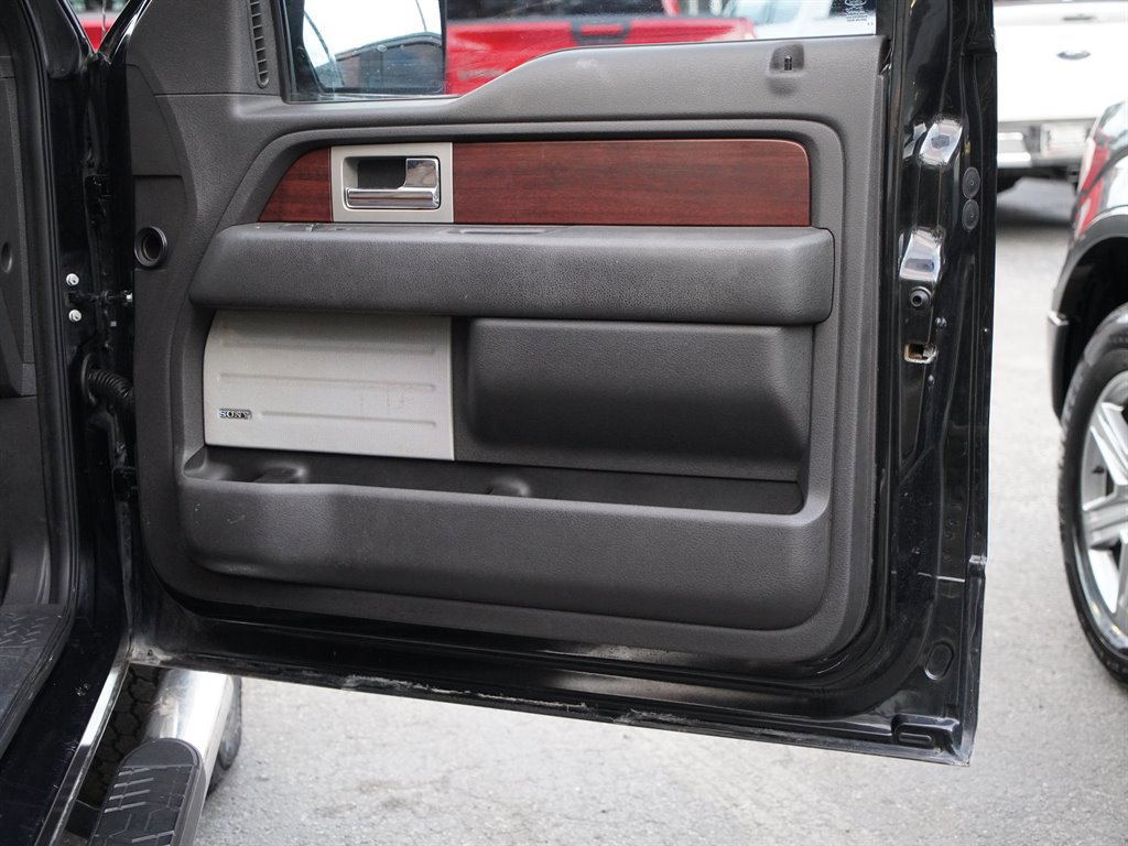 Used 2013 Ford F150 King Ranch w/ King Ranch Luxury Pkg image 40