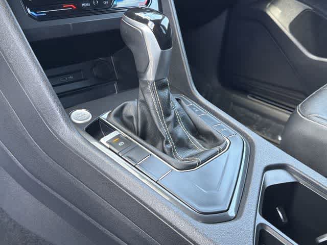 Used 2022 Volkswagen Tiguan SE R-Line FWD image 25