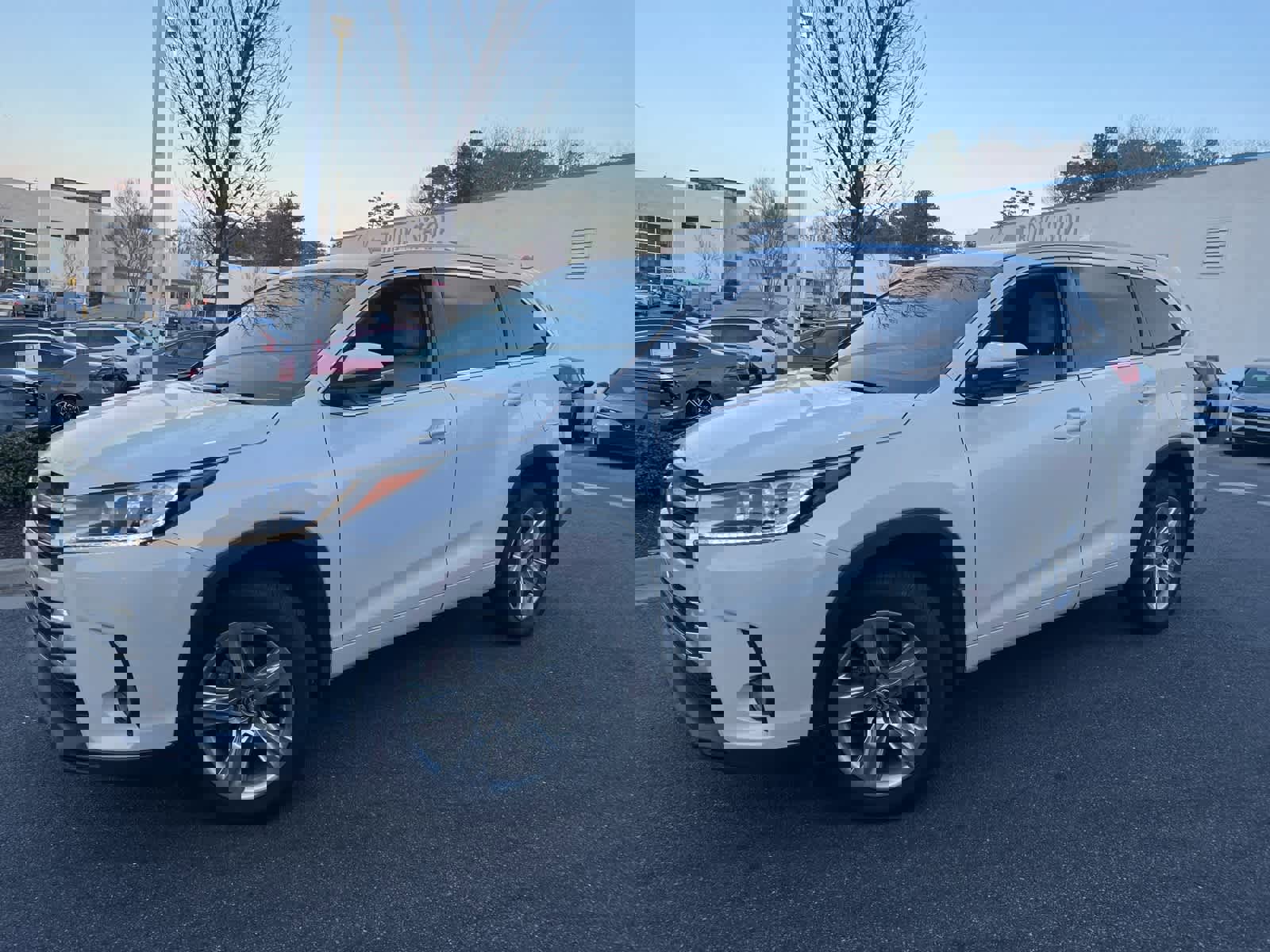 Used 2017 Toyota Highlander Limited image 5