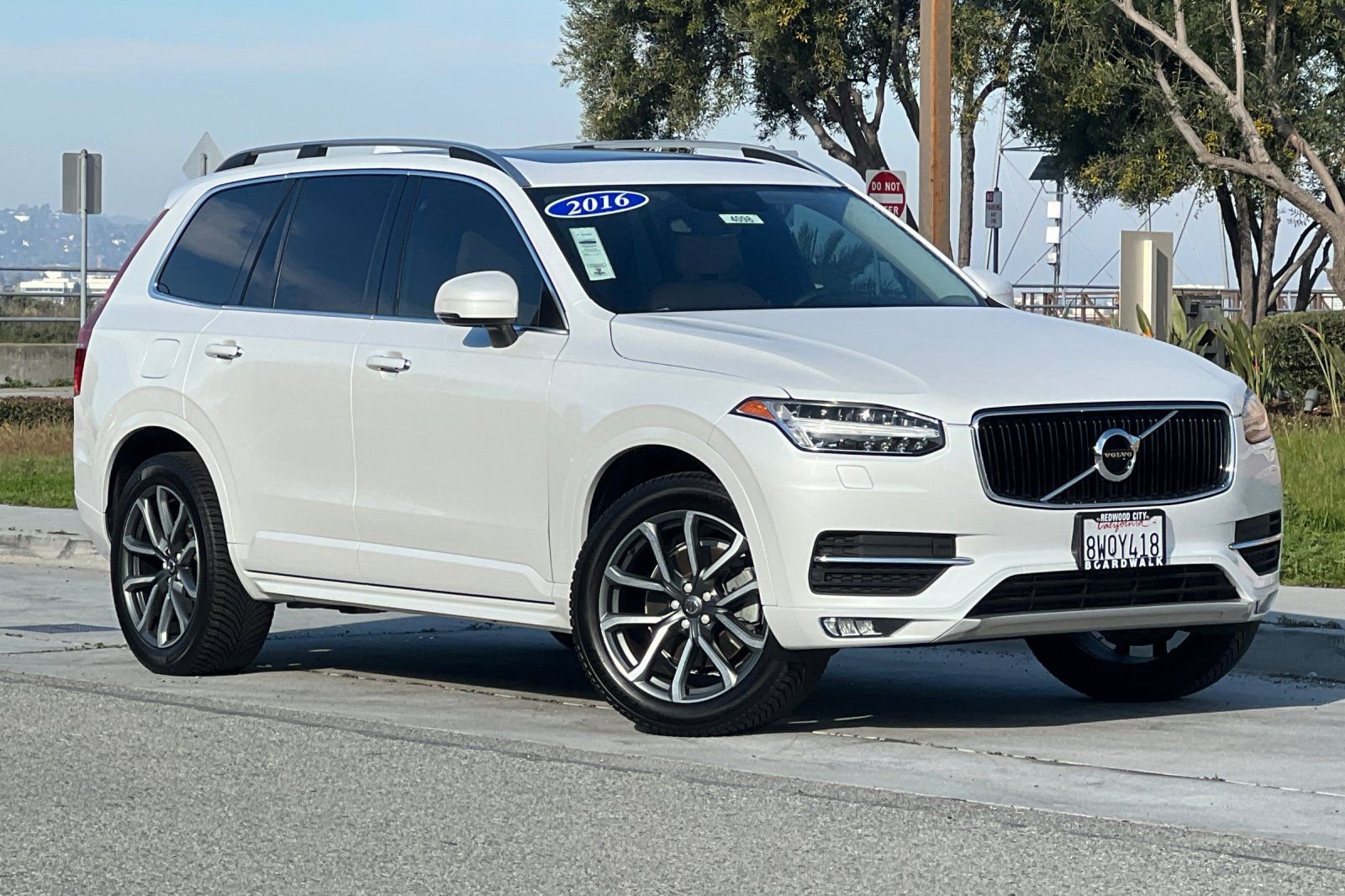 Used 2016 Volvo XC90 T6 Momentum w/ Protection Package Plus image 2