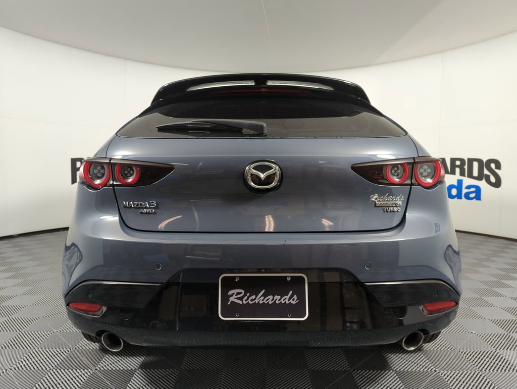Used 2021 MAZDA MAZDA3 Hatchback w/Premium Plus Pkg image 4