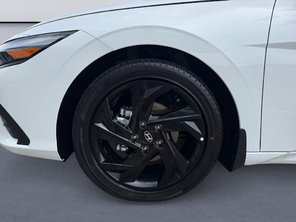 New 2026 Hyundai Elantra SEL Sport FWD image 9