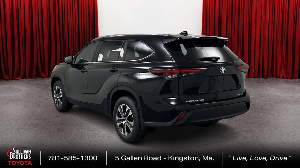 Certified 2024 Toyota Highlander XLE AWD/4WD image 7