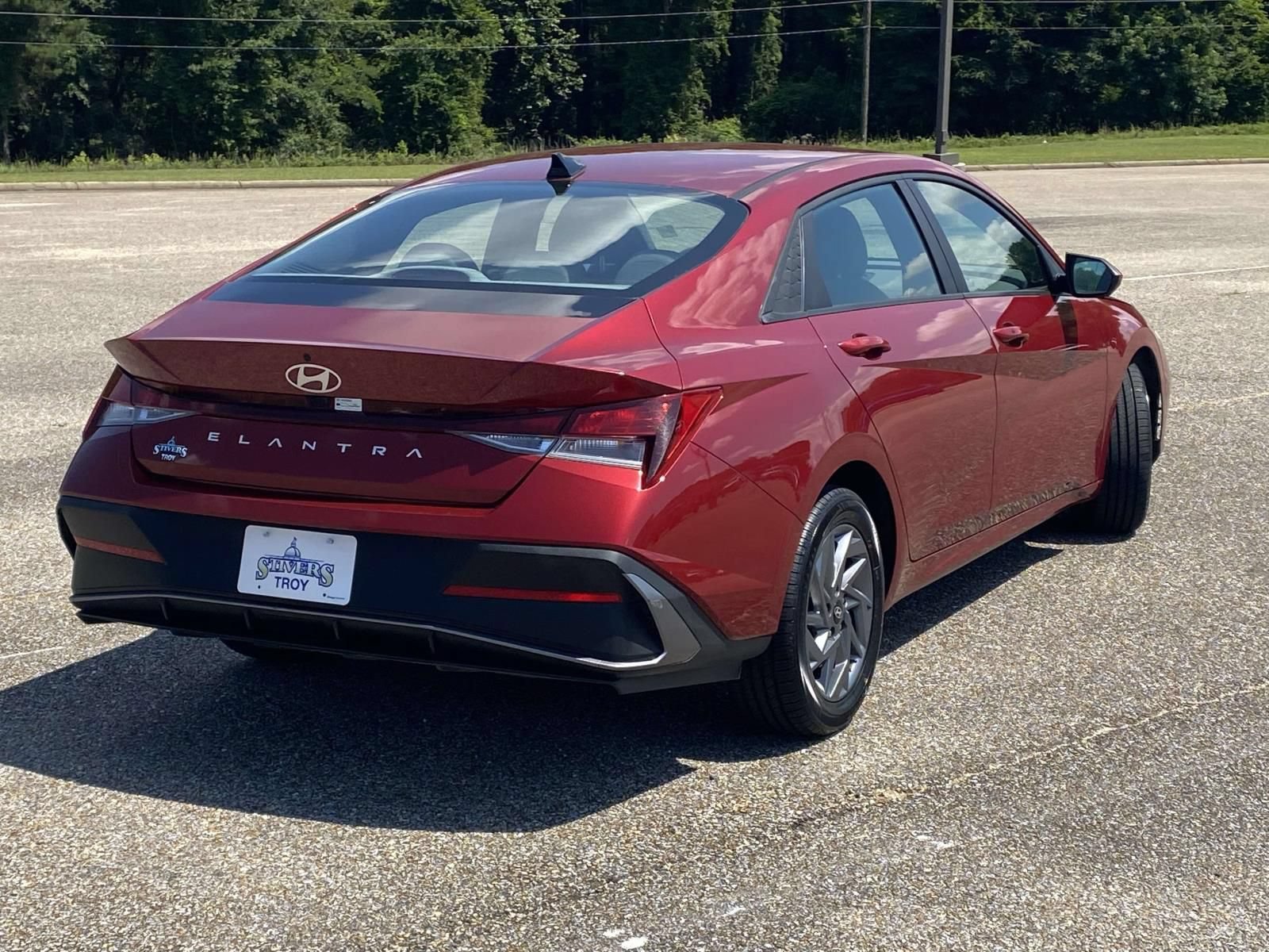 Used 2024 Hyundai Elantra SEL FWD image 7