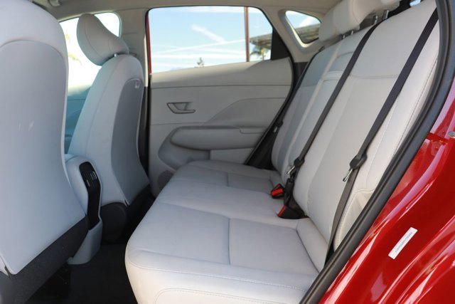 Used 2025 Hyundai Kona SEL image 12