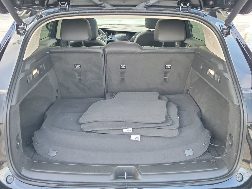 Used 2023 Buick Envision Essence w/ Sport Touring Package image 9