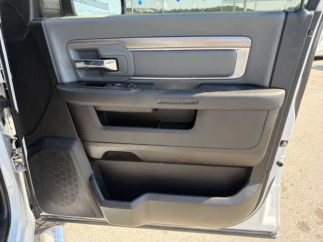 Used 2021 RAM 1500 Classic SLT AWD/4WD image 25