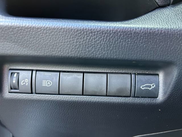 Used 2020 Toyota RAV4 XLE image 25