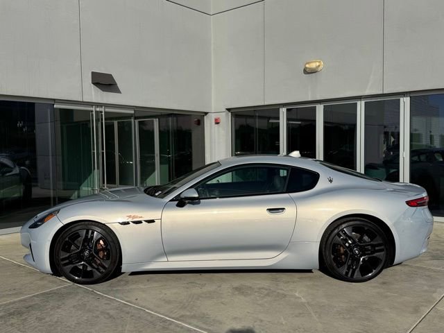 Used 2025 Maserati GranTurismo Folgore image 4