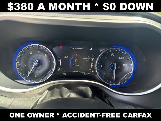 Used 2023 Chrysler Pacifica Touring-L image 15