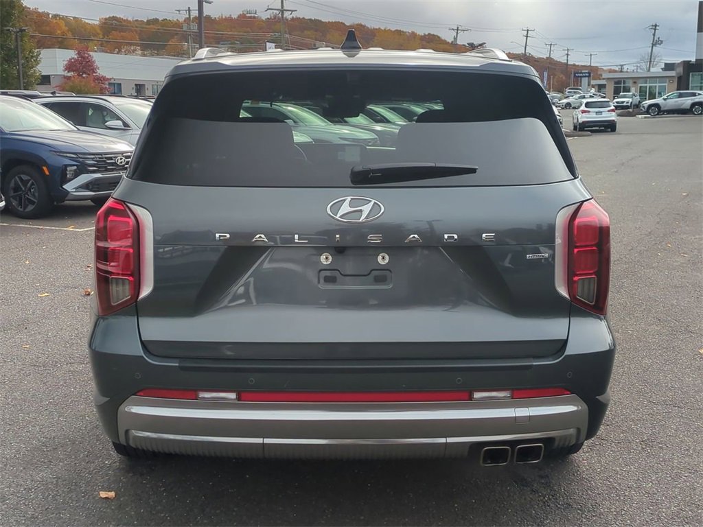 Used 2023 Hyundai Palisade Calligraphy image 4