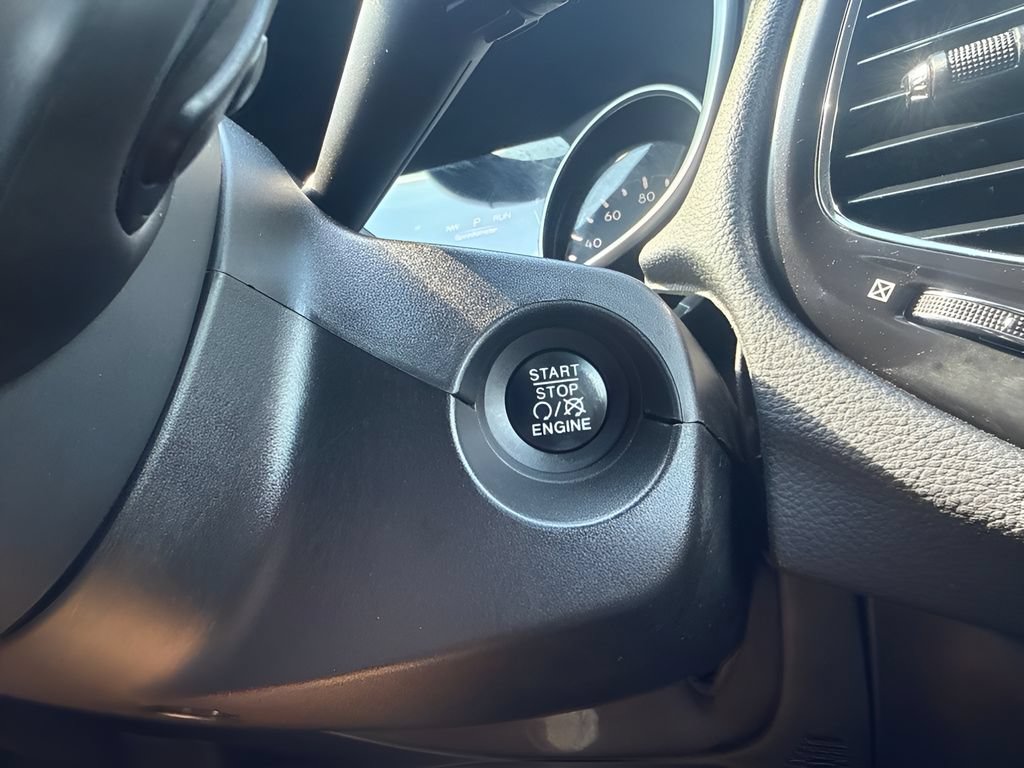 Used 2018 Jeep Compass Latitude w/ Cold Weather Group AWD/4WD image 15