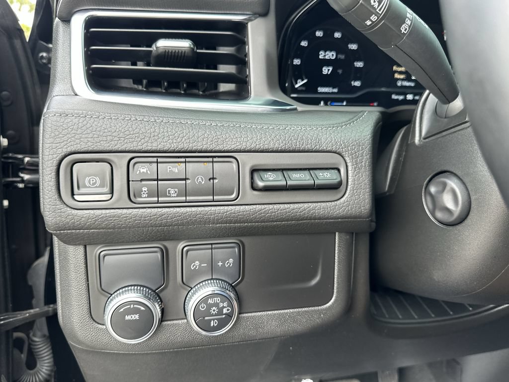 Used 2023 GMC Yukon Denali RWD image 34