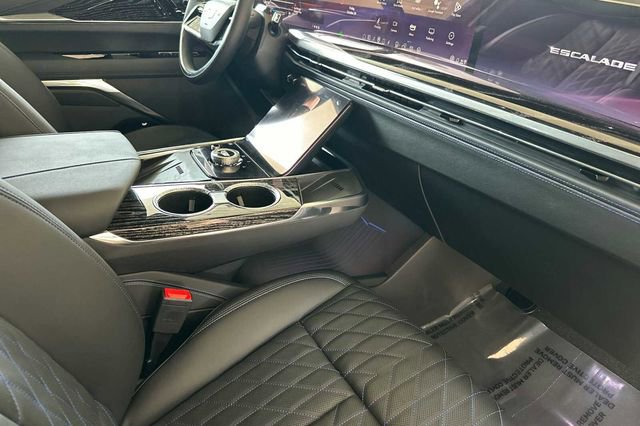 New 2025 Cadillac Escalade IQ Sport 1 w/ LPO, ONYX Package image 16
