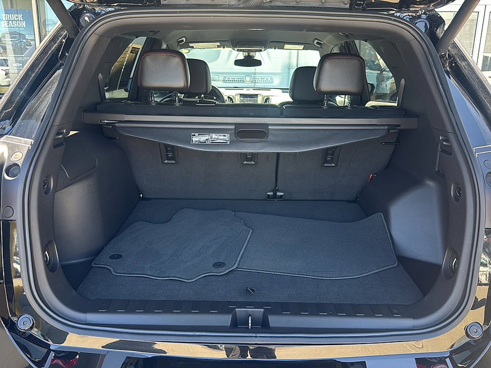Used 2024 Chevrolet Equinox RS w/ LPO, Cargo Package FWD image 24