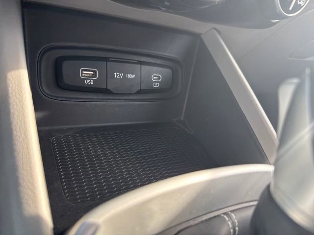 Certified 2023 Hyundai Venue SEL image 32