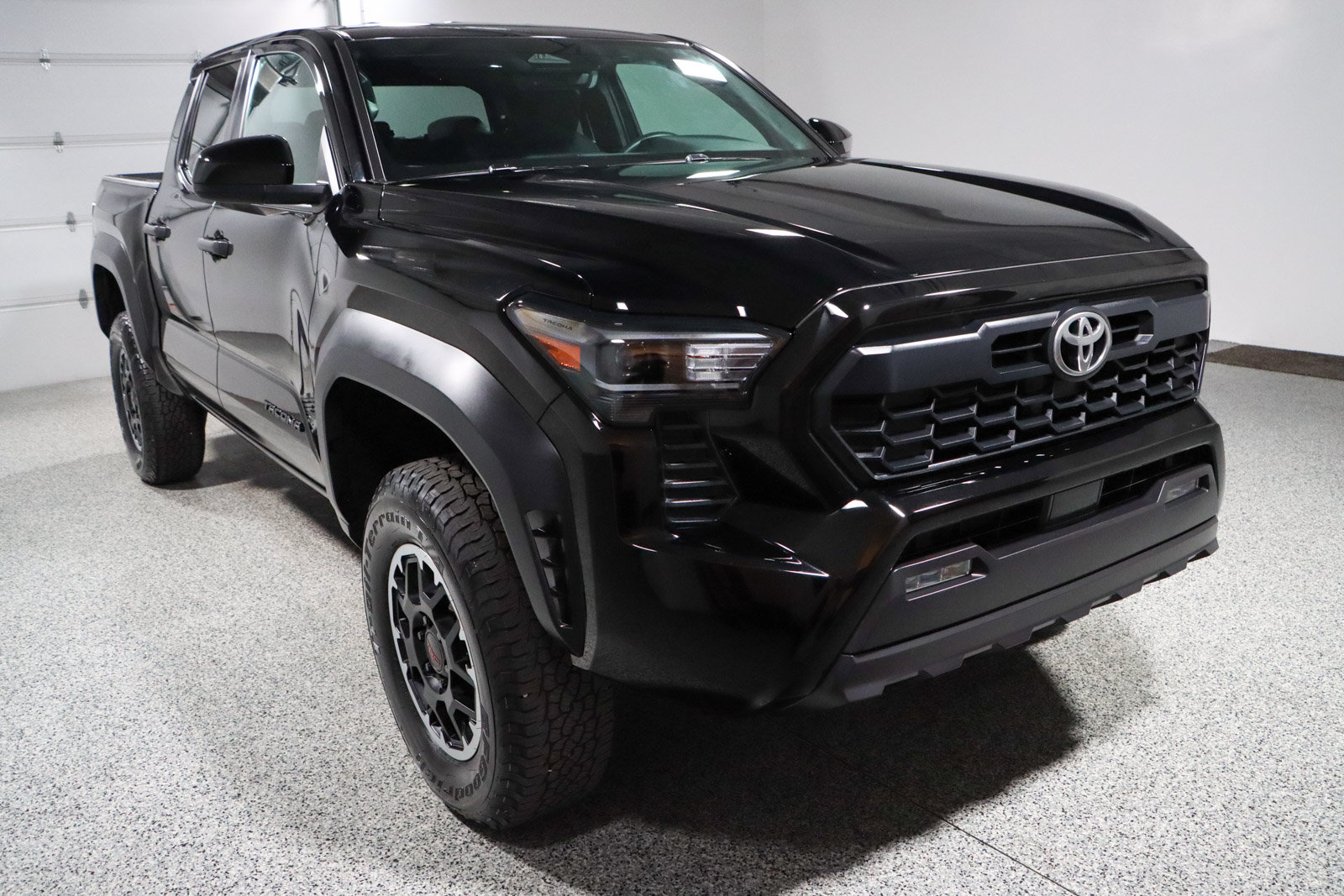 Used 2024 Toyota Tacoma TRD Off-Road AWD/4WD image 5