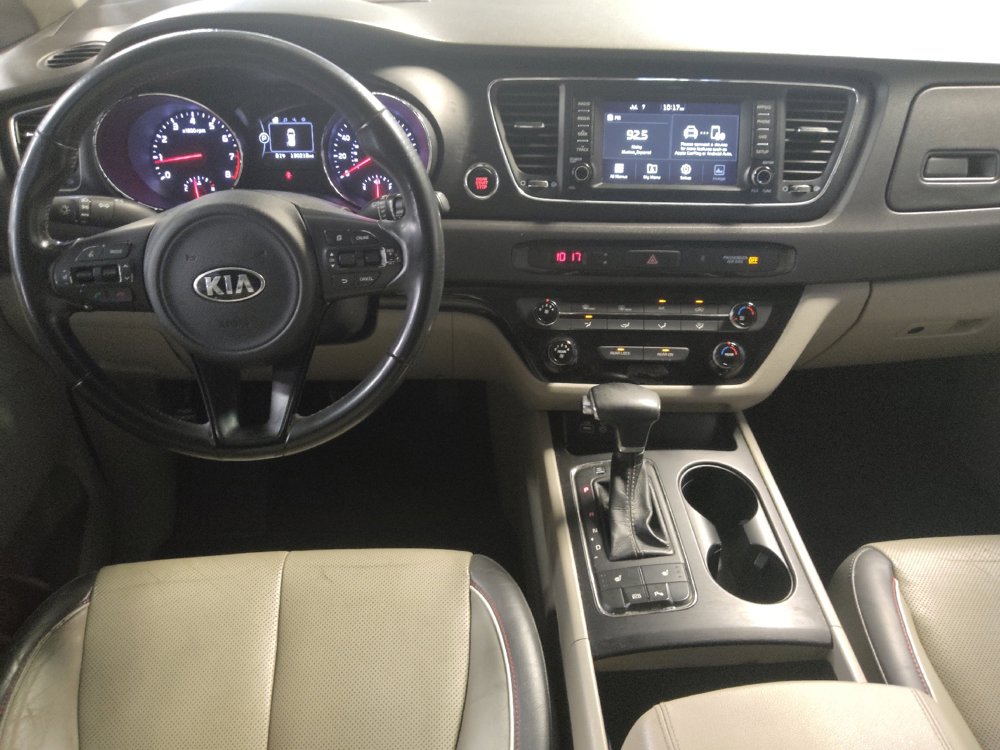 Used 2017 Kia Sedona LX w/ LX Essentials Premium Package FWD image 22