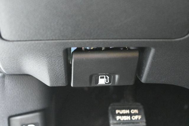 Used 2025 Nissan Altima 2.5 SV FWD image 19