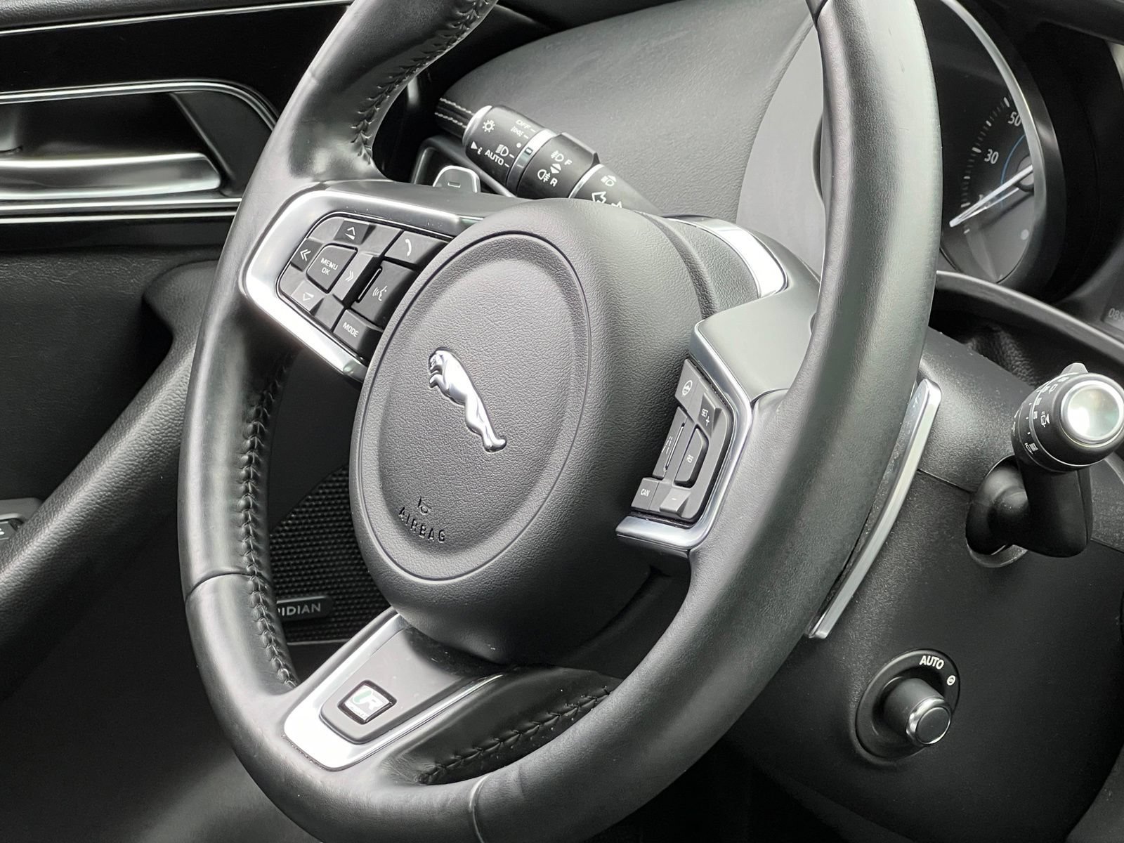 Used 2020 Jaguar F-PACE R-Sport AWD/4WD image 38