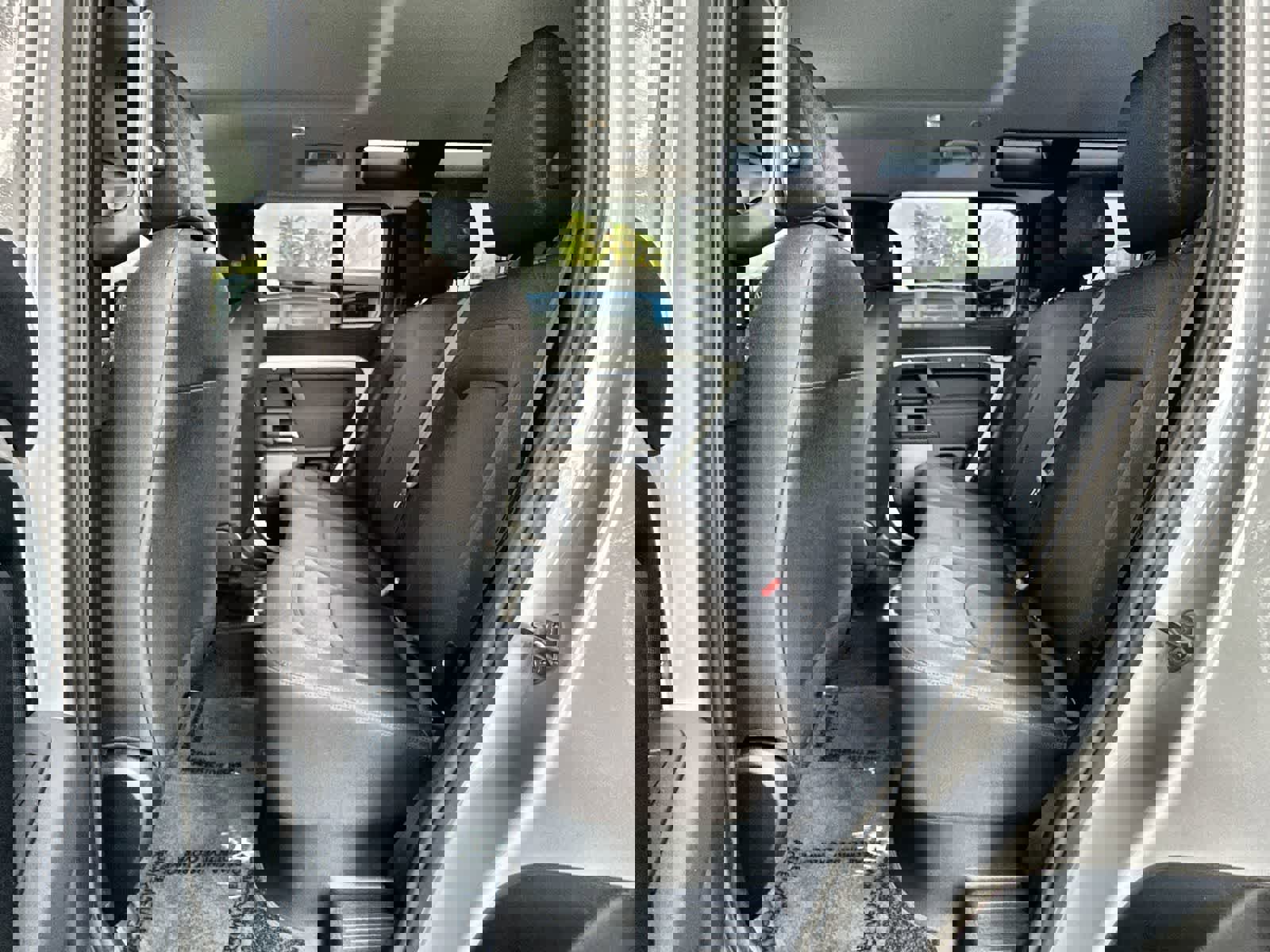 Used 2023 Land Rover Defender 110 image 4