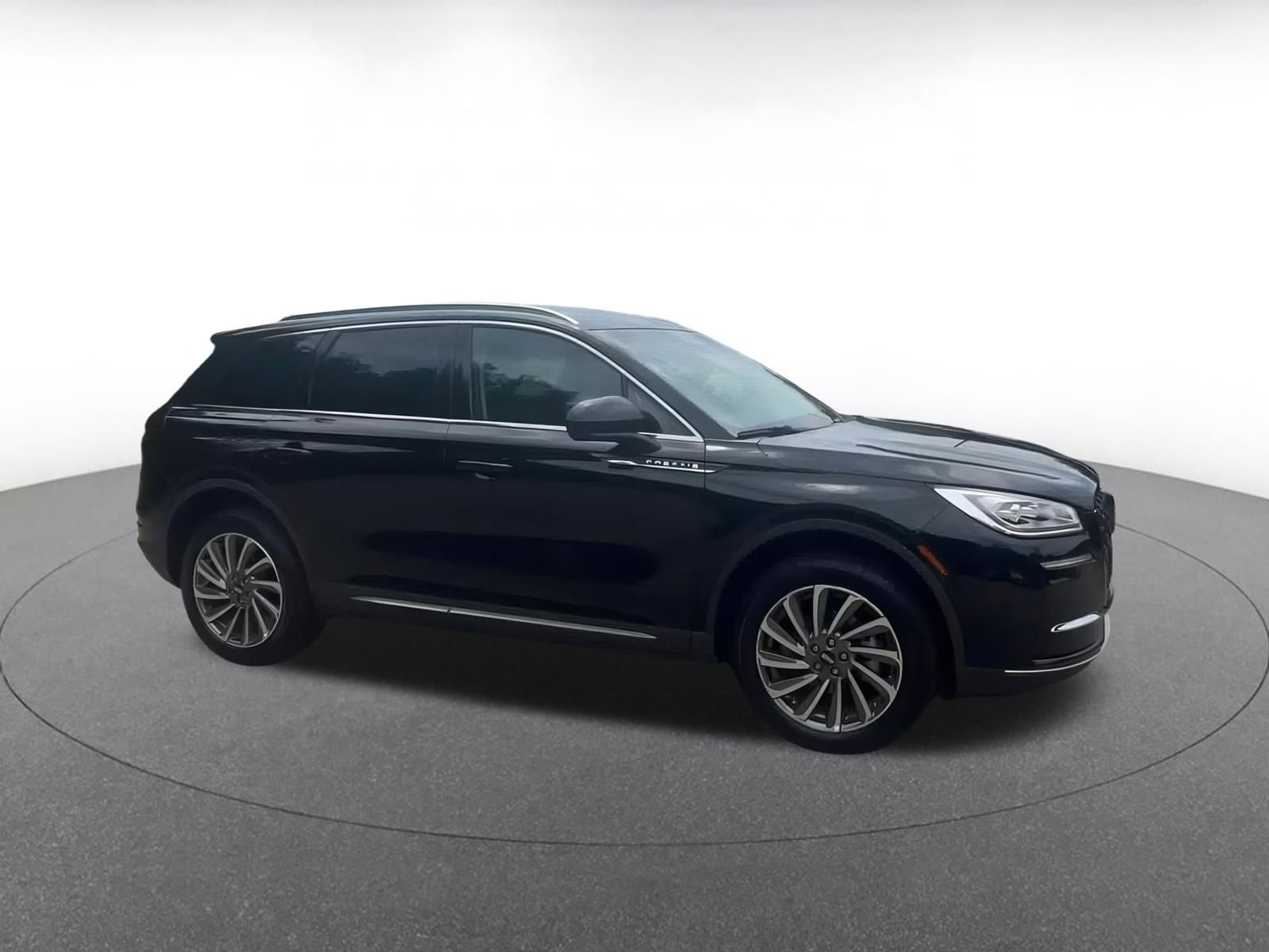 Used 2024 Lincoln Corsair Reserve image 2