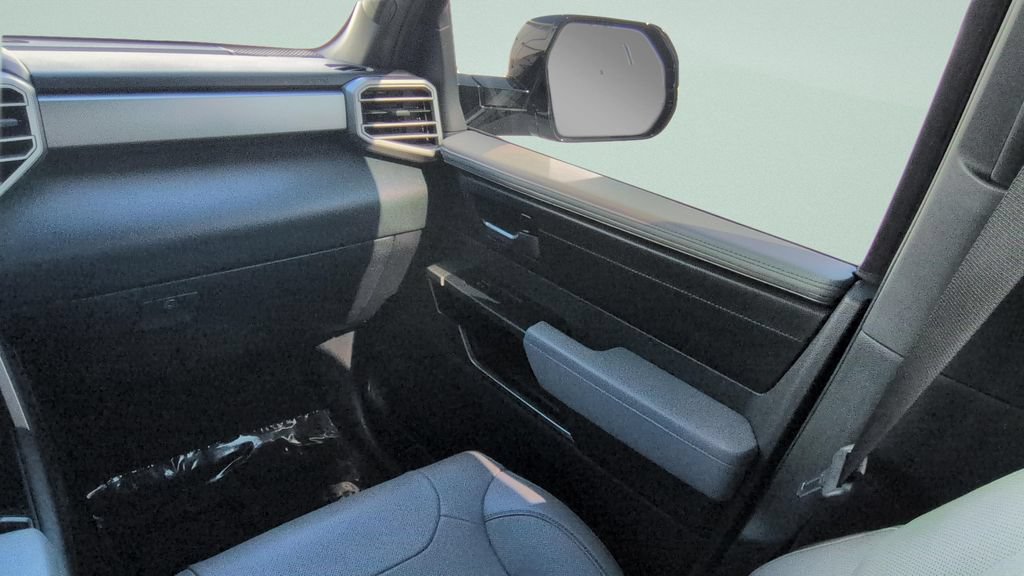 Used 2026 Toyota Tundra Limited AWD/4WD image 13