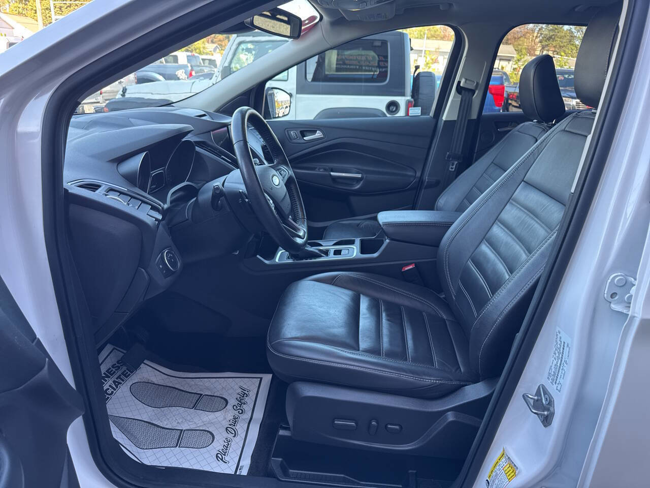 Used 2018 Ford Escape Titanium w/ Ford Safe & Smart Package image 15