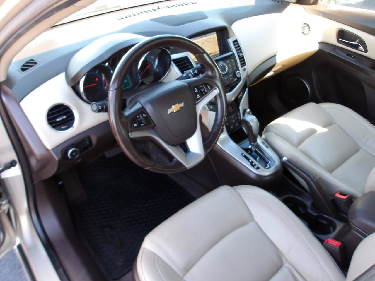 Used 2014 Chevrolet Cruze Diesel FWD image 9