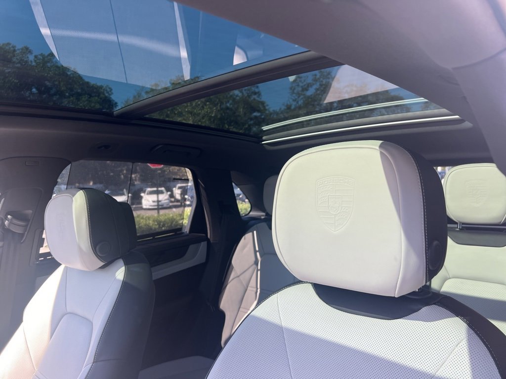 Used 2024 Porsche Cayenne S image 29