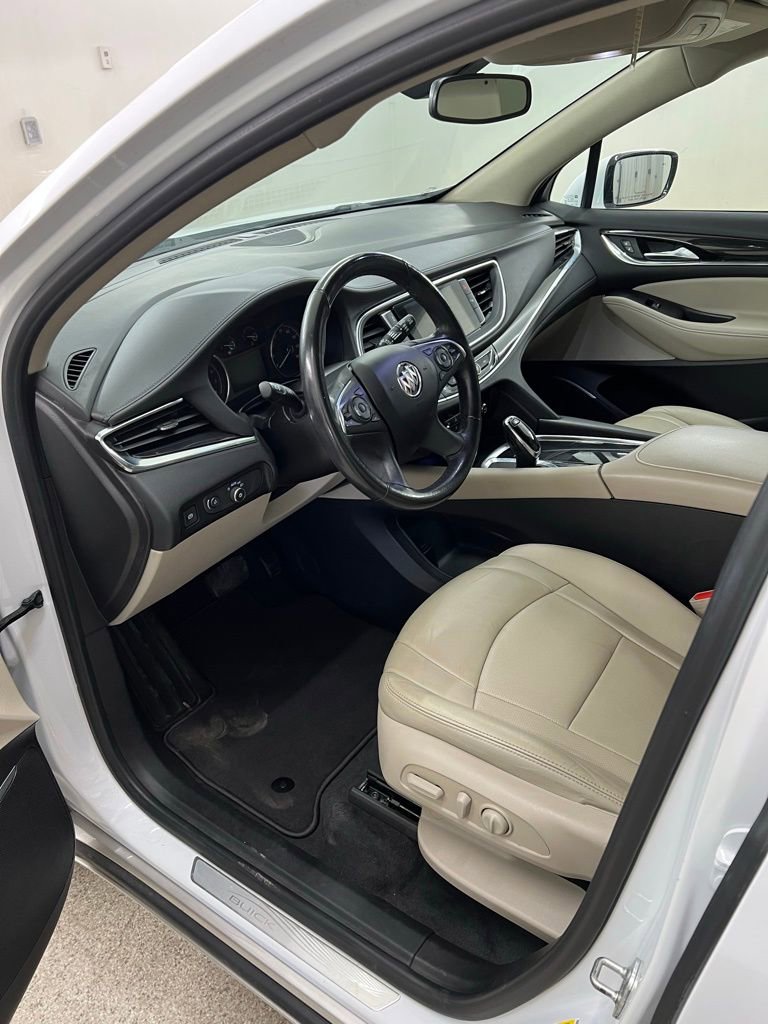 Used 2021 Buick Enclave Essence image 5