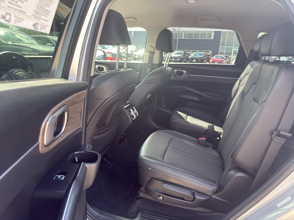 Used 2021 Kia Sorento EX image 30