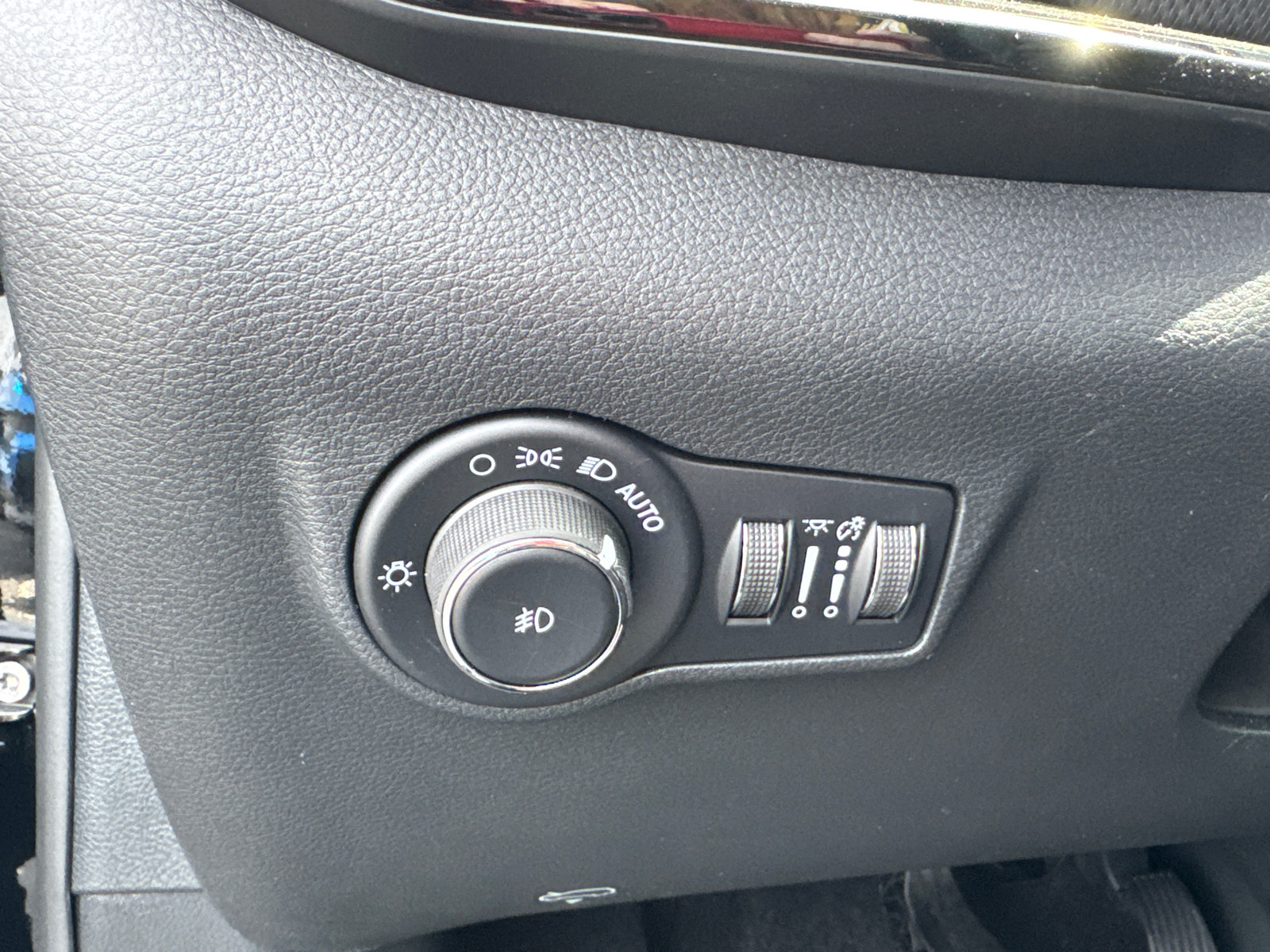 New 2026 Jeep Compass Latitude AWD/4WD image 15