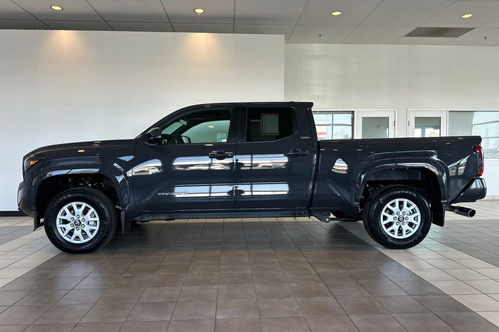 Certified 2025 Toyota Tacoma SR5 image 7