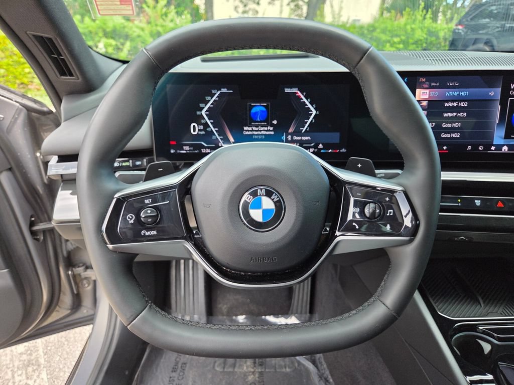 Used 2024 BMW 530i xDrive w/ Premium Package AWD/4WD image 32