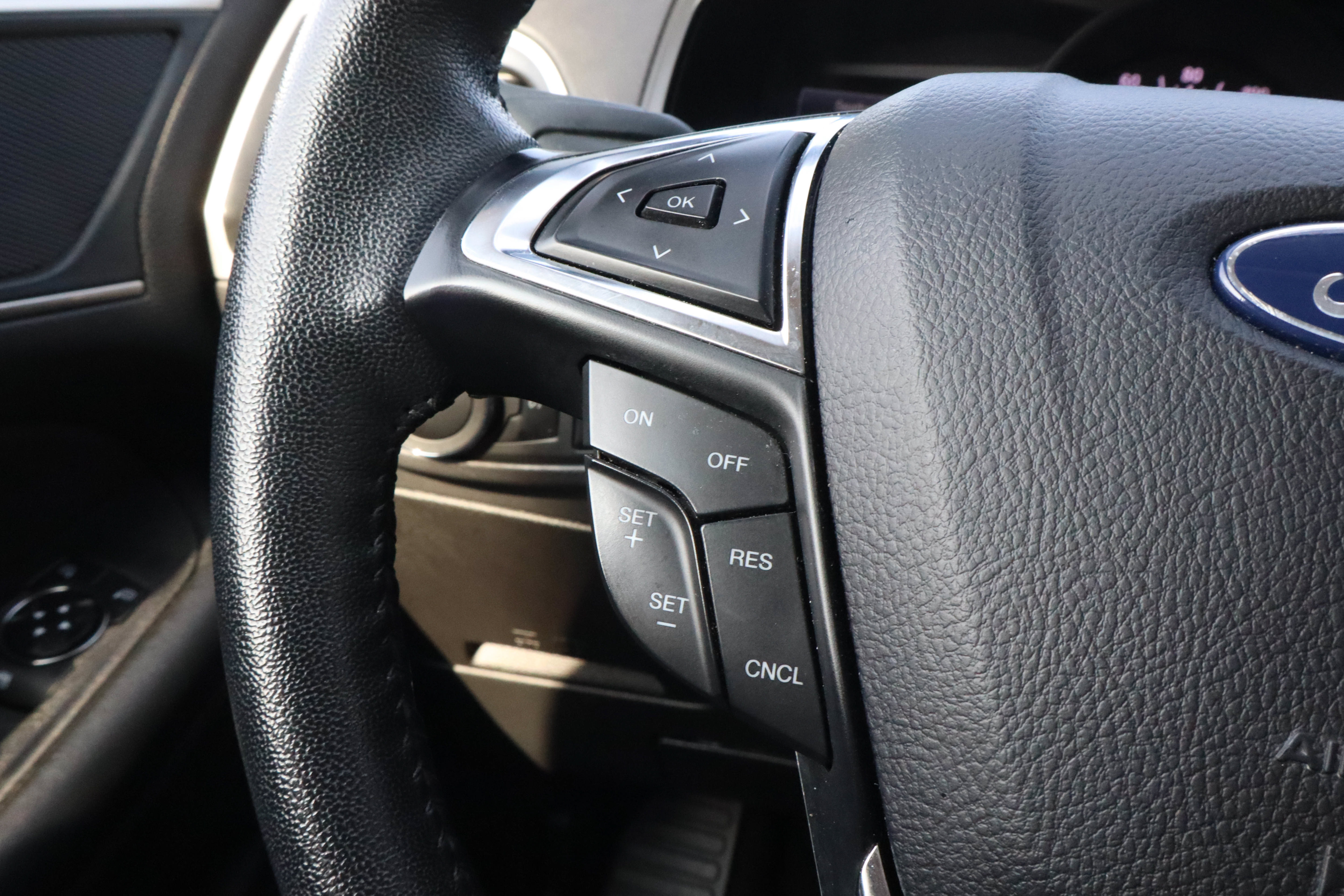 Used 2024 Ford Edge SEL AWD/4WD image 25