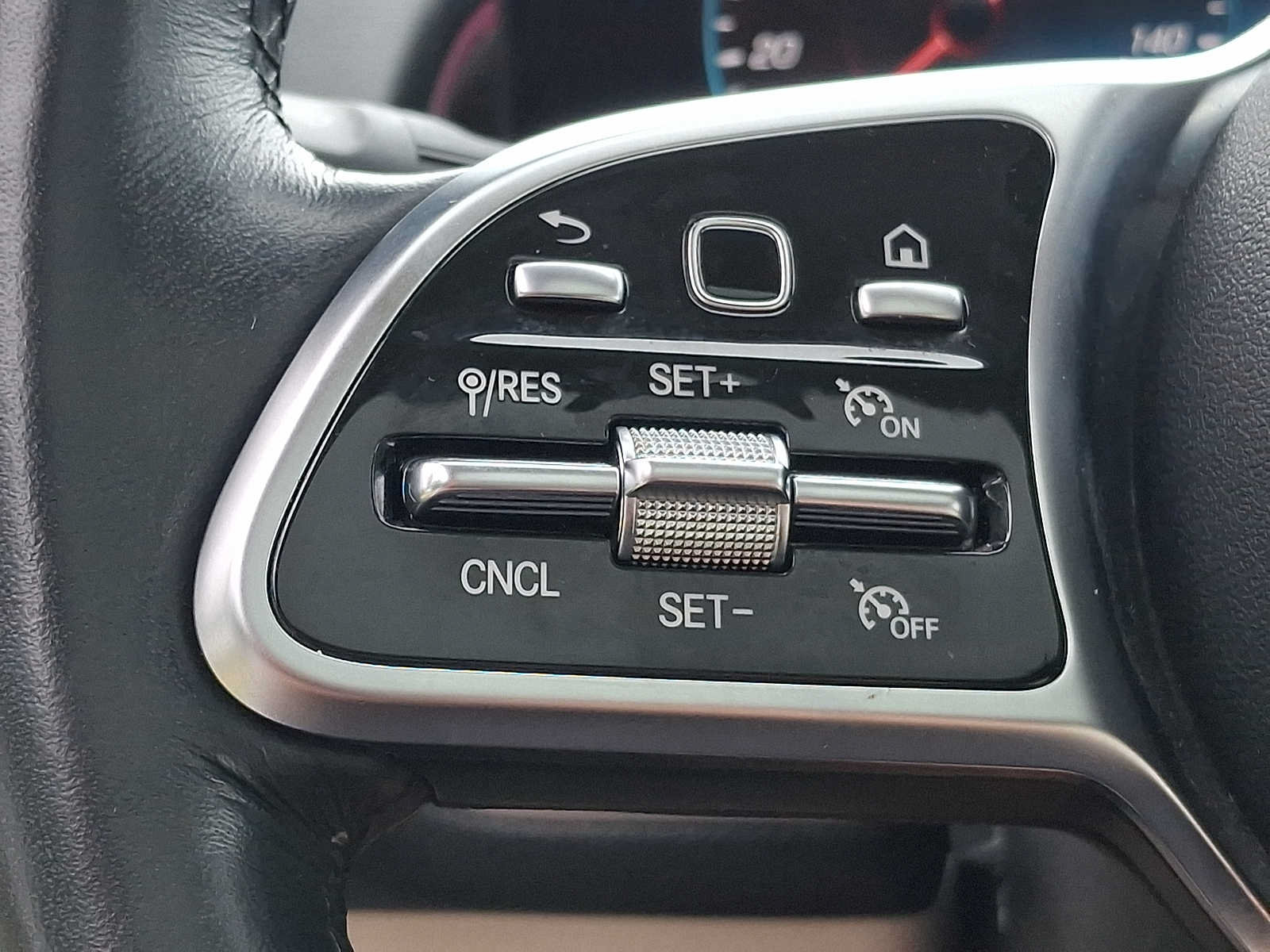 Certified 2023 Mercedes-Benz GLB 250 4MATIC image 17