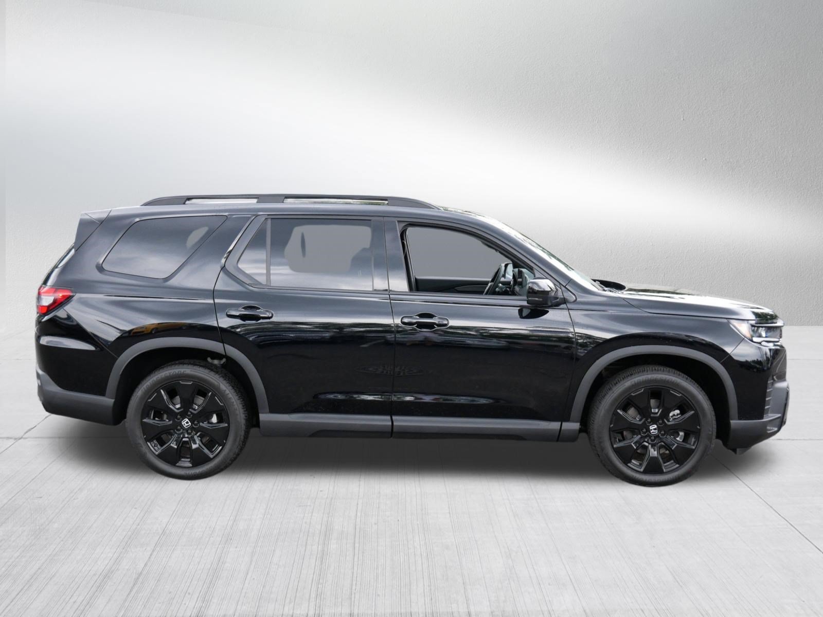 Certified 2026 Honda Pilot Black Edition image 8