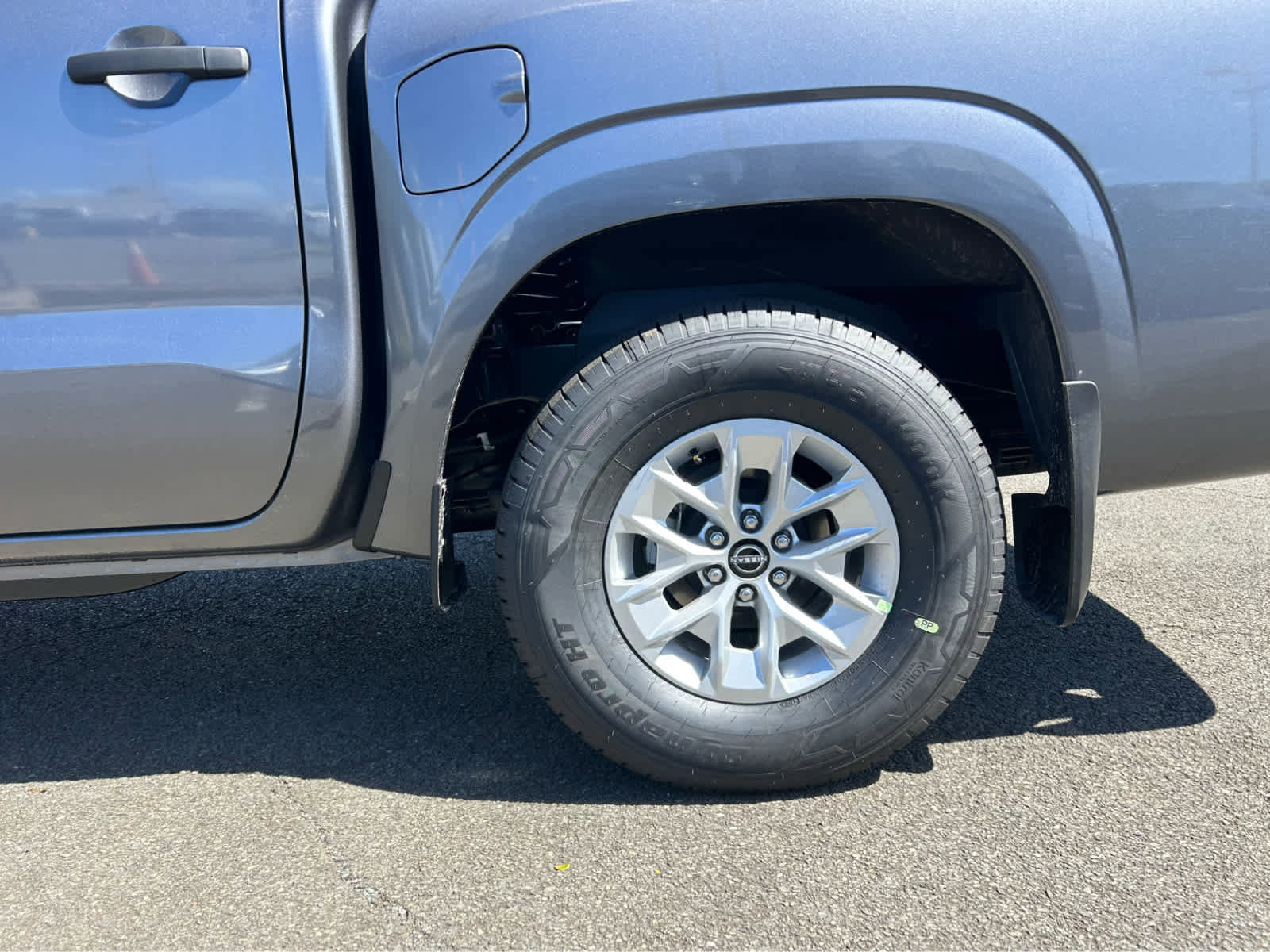 New 2026 Nissan Frontier S image 5