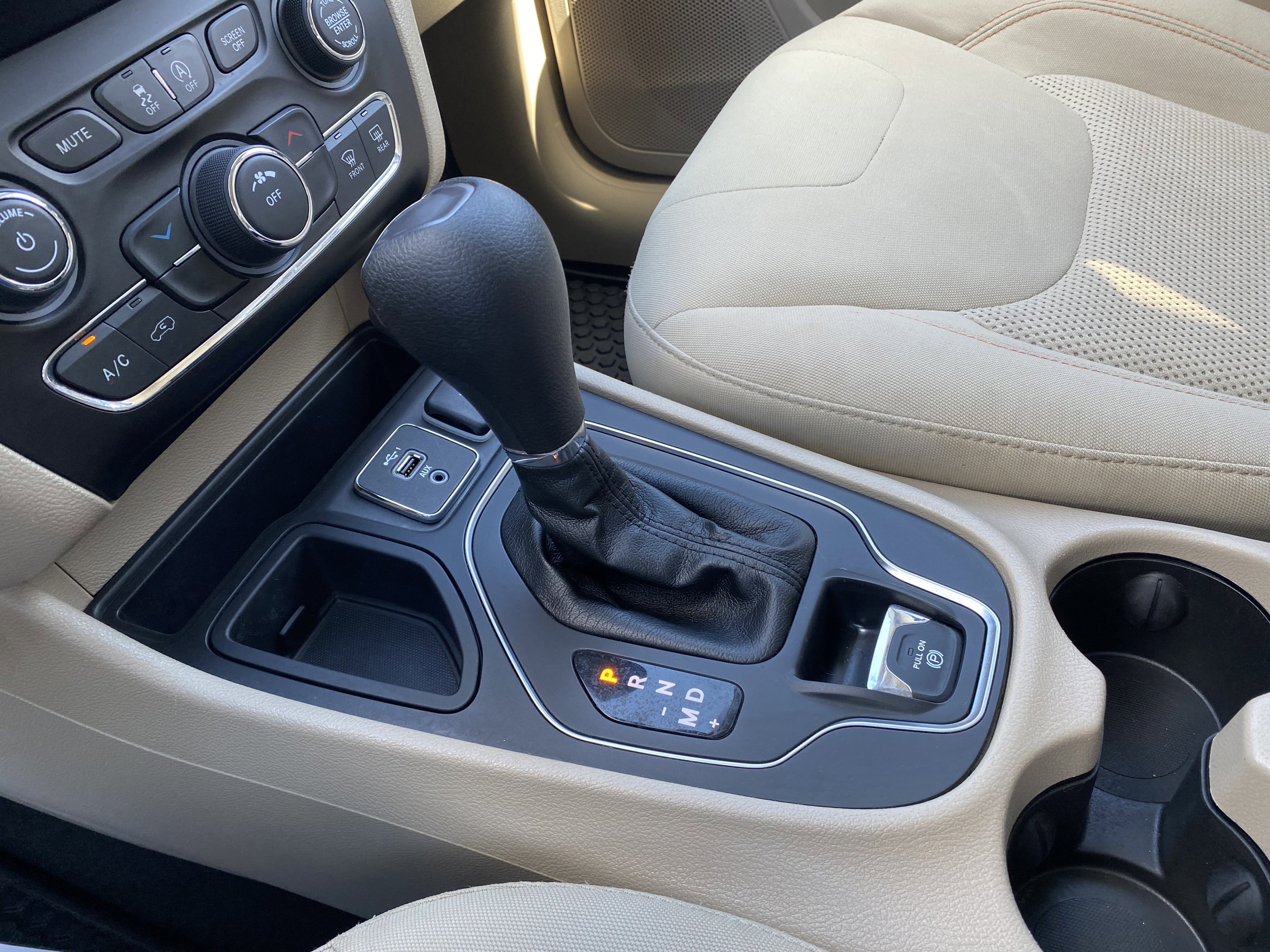 Used 2020 Jeep Cherokee Latitude w/ Cold Weather Group image 29