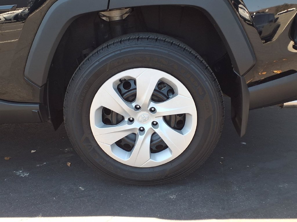 Certified 2025 Toyota RAV4 LE FWD image 4