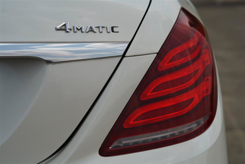 Used 2015 Mercedes-Benz S 550 4MATIC Sedan image 32