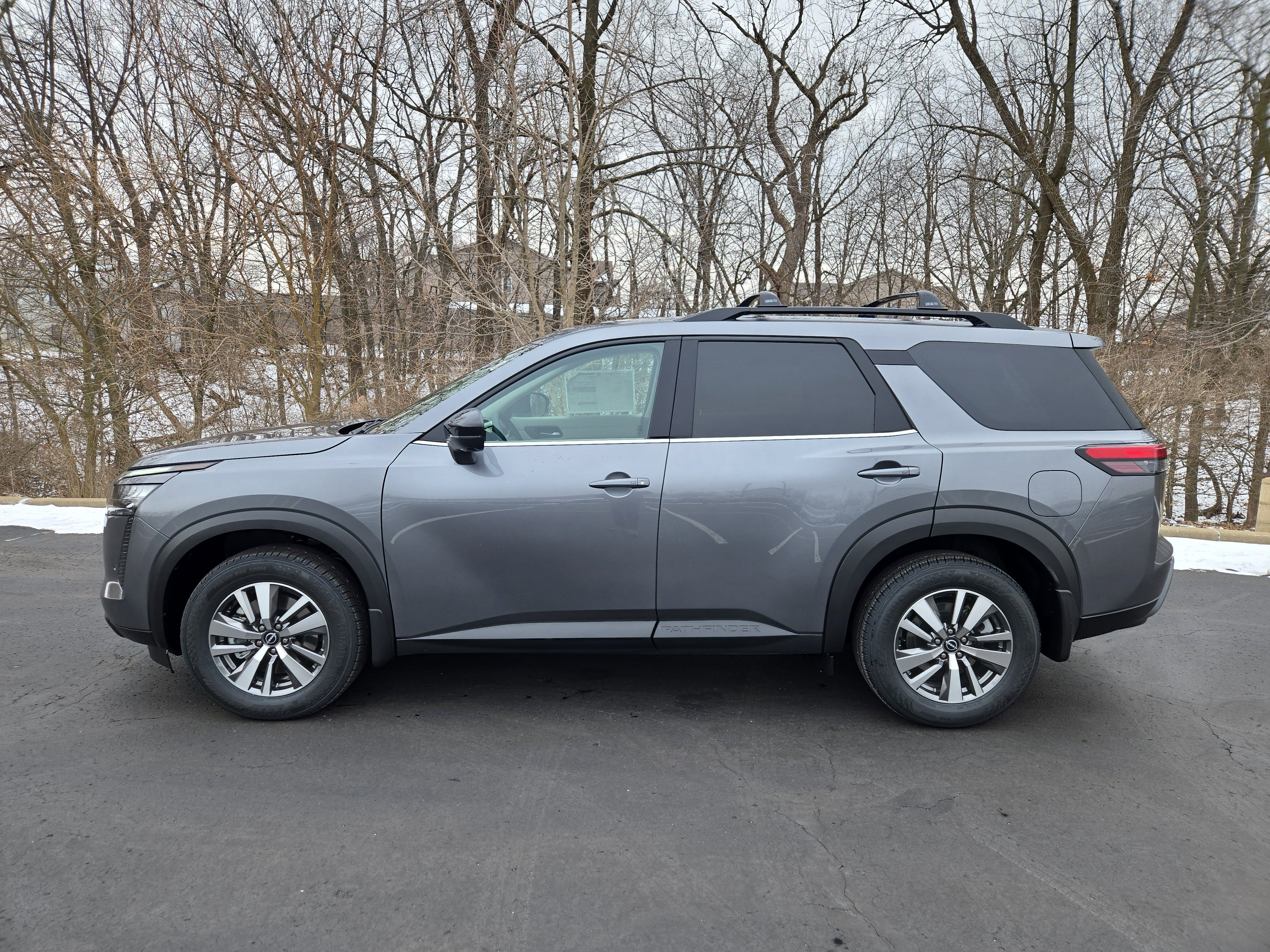 New 2026 Nissan Pathfinder SL image 5