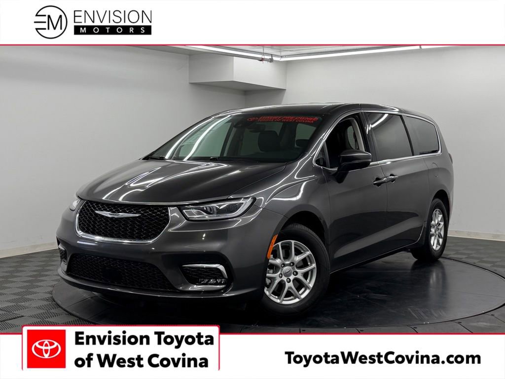 Used 2023 Chrysler Pacifica Touring-L