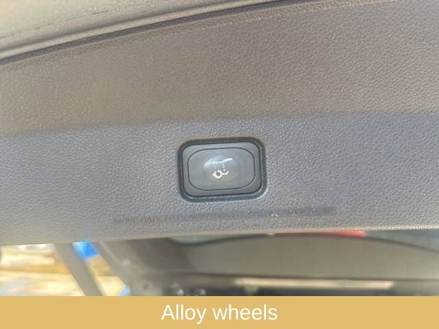 Used 2015 Ford Explorer XLT w/ Equipment Group 202B image 24