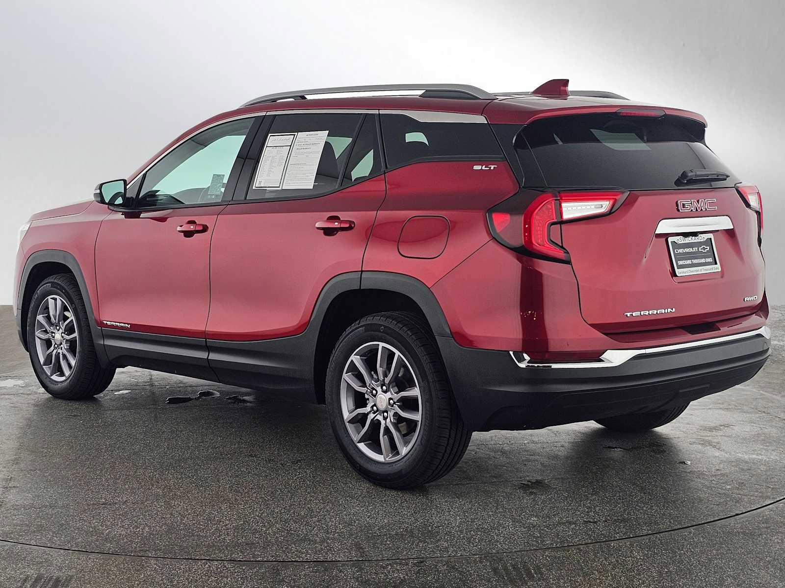 Used 2023 GMC Terrain SLT image 5