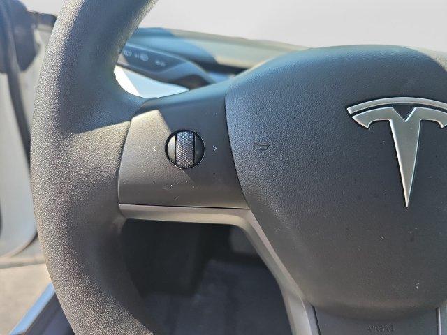 Used 2022 Tesla Model 3 Long Range AWD/4WD image 17