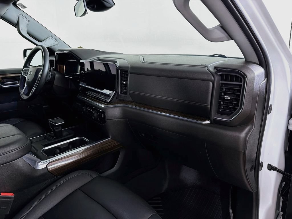 Used 2024 Chevrolet Silverado 1500 RST AWD/4WD image 26