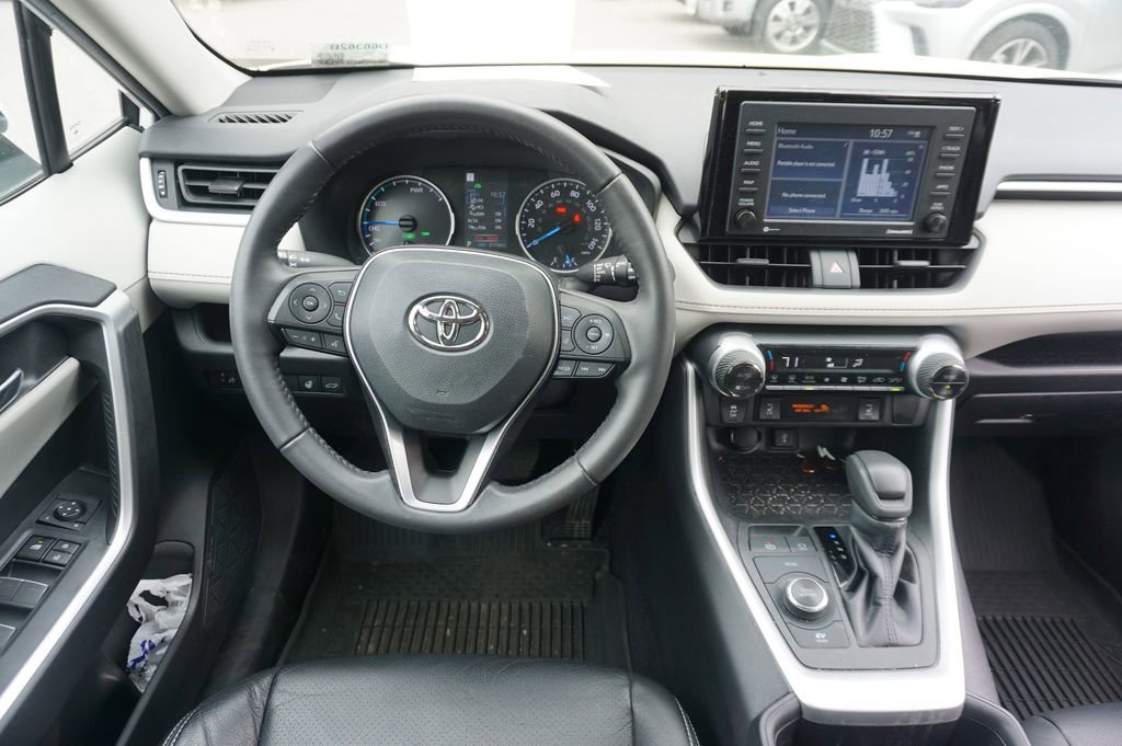 Used 2022 Toyota RAV4 XLE w/ Convenience Package image 6